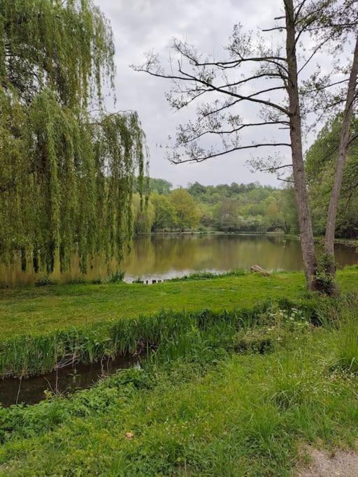 Le Calme A La Source Villa Brechamps Kültér fotó